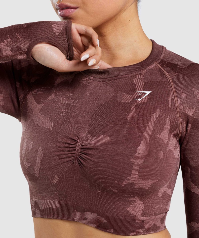 Gymshark Adapt Camo Bezšvový Crop Top S Dlhým Rukávom Savanovo-čerešňovo Hnedý
