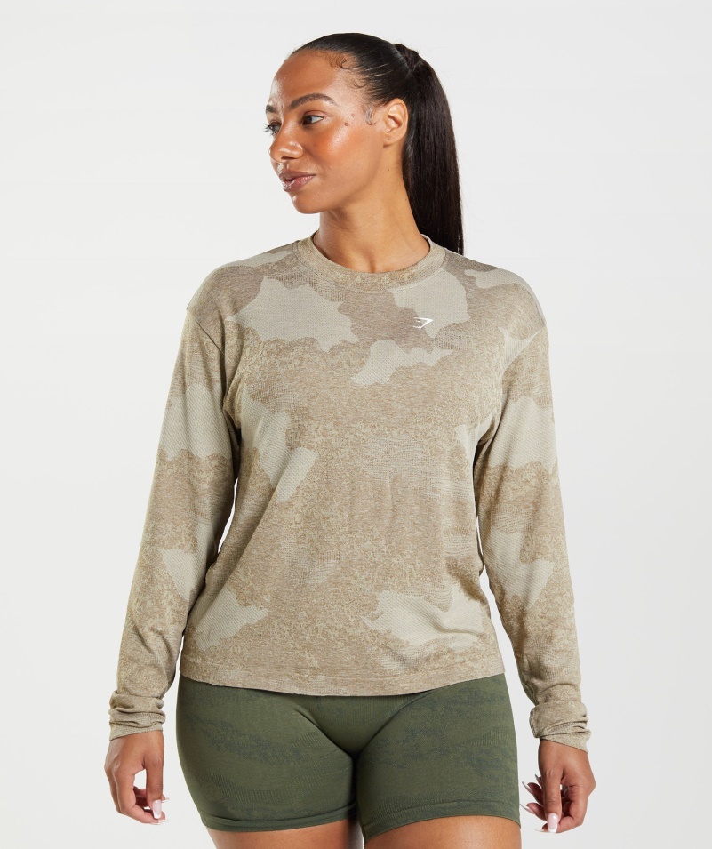 Gymshark Adapt Camo Bezšvový Top S Dlhým Rukávom Lávovo-kamienková Sivohnedá