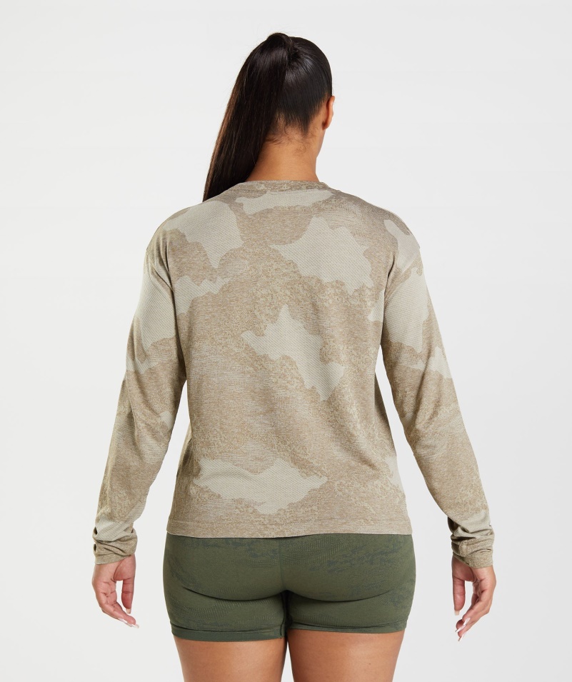 Gymshark Adapt Camo Bezšvový Top S Dlhým Rukávom Lávovo-kamienková Sivohnedá