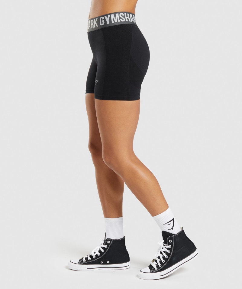 Gymshark Flex šortky čierne