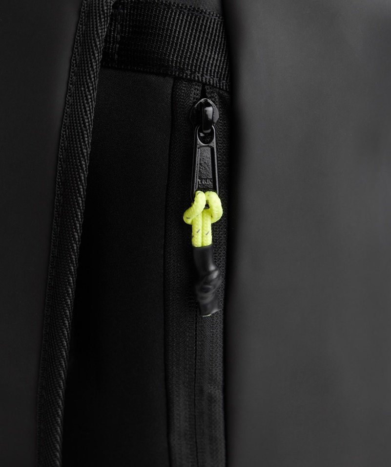 Gymshark Elegantný Ruksak čierno-reaktívny Zelený
