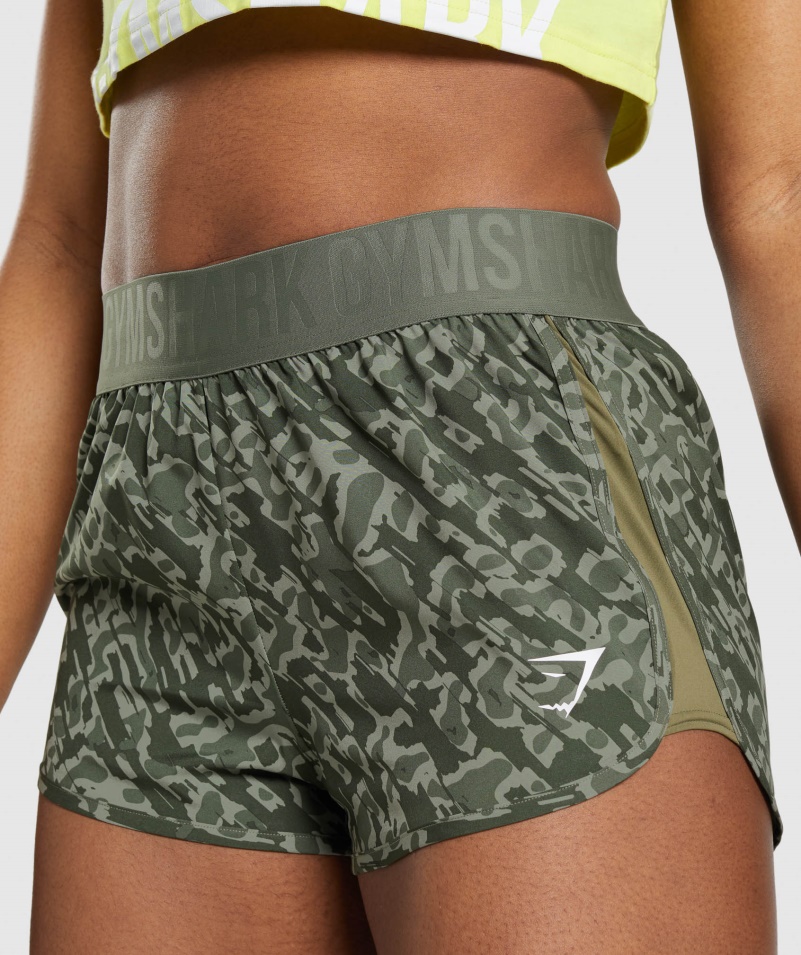 Gymshark Tréningové šortky Voľného Strihu Zelená Potlač