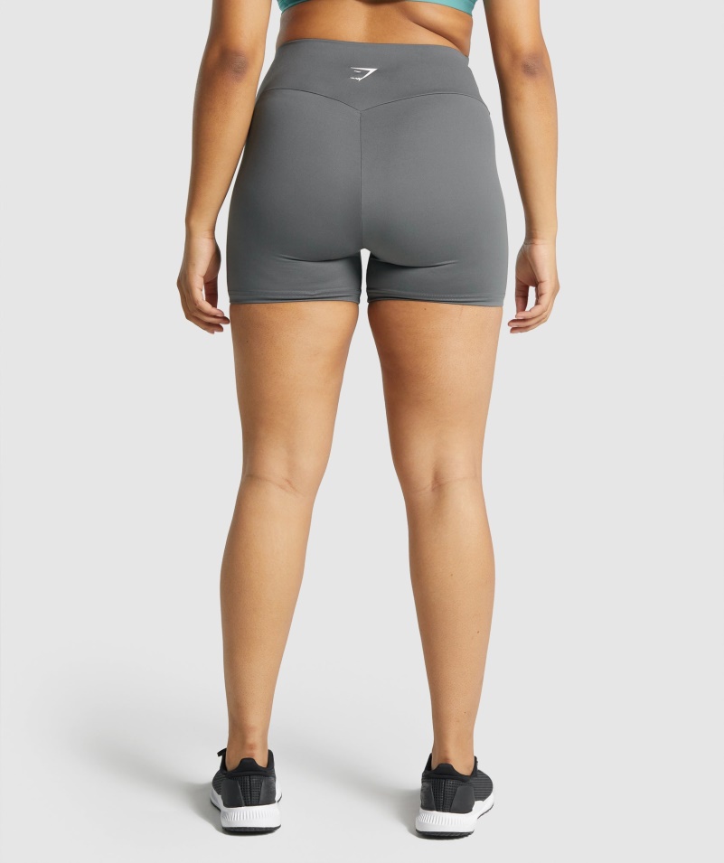 Gymshark Tréningové šortky Uhľovo šedé