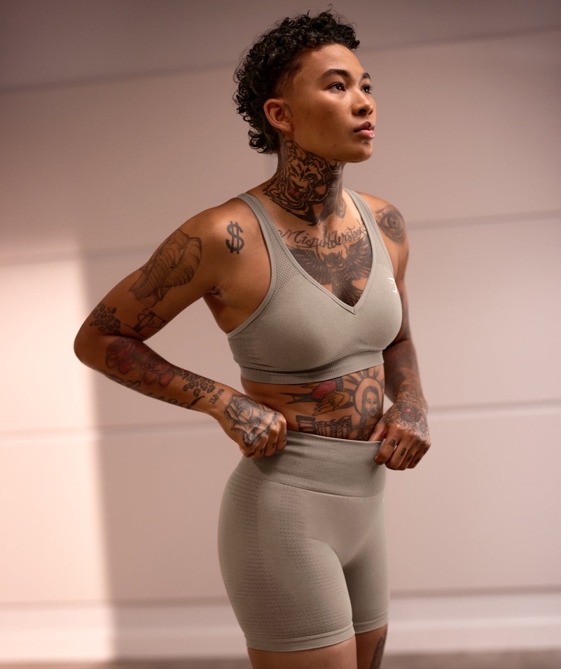 Gymshark Vital Bezšvová 2,0 V športová Podprsenka Vanilková Hnedá Marl